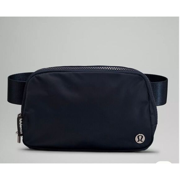 Lululemon small black belt bag cross body - Picture 1 of 11
